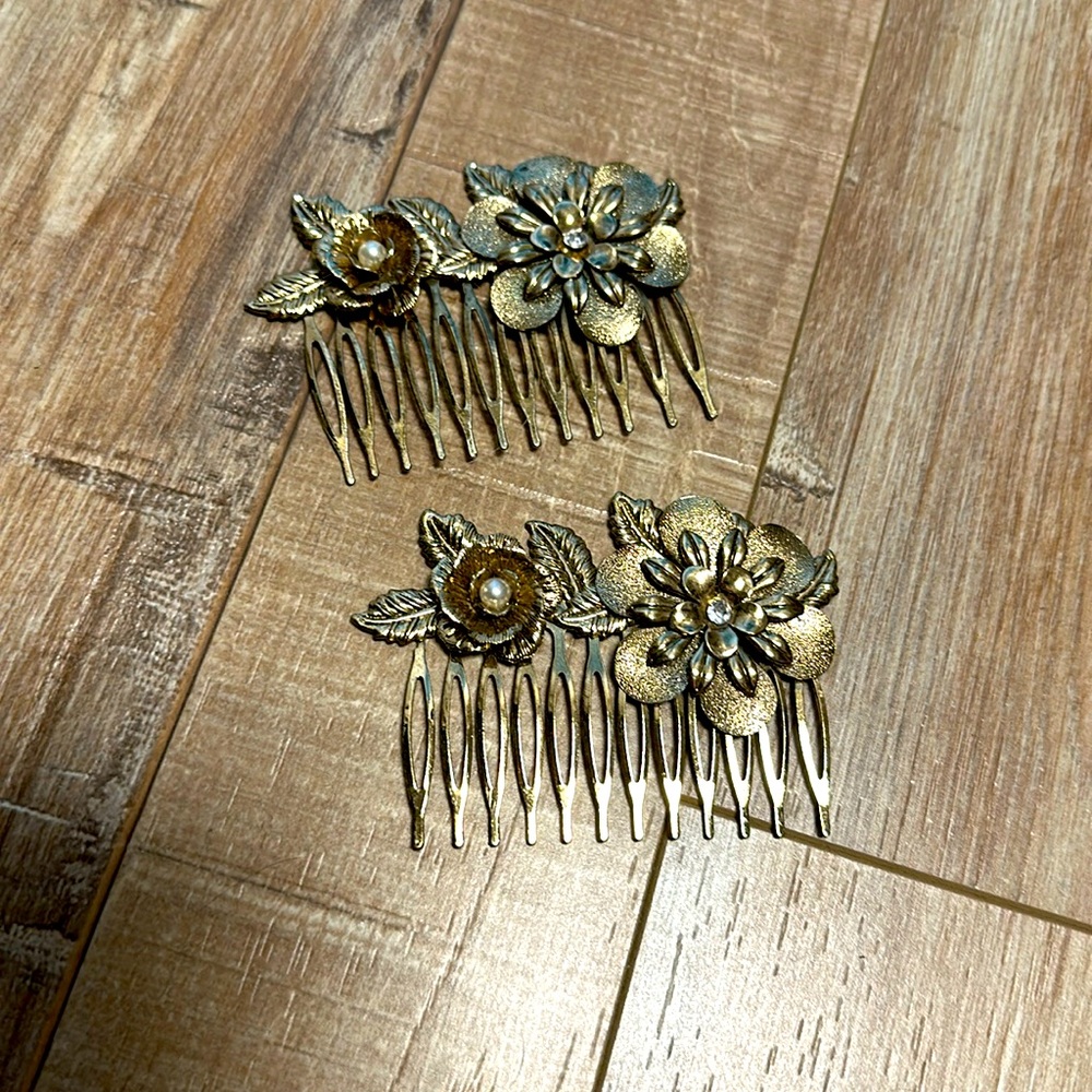 Metal vintage hair combs